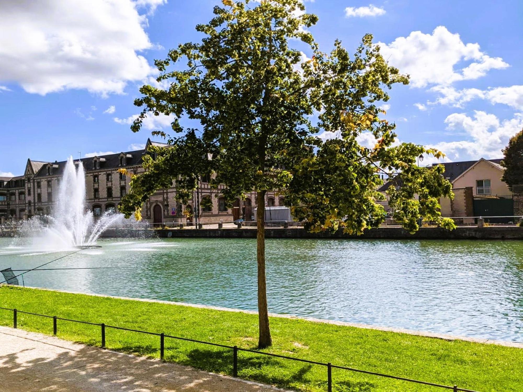 Апартаменты Au Coeur De Troyes - Calme Et Confort Экстерьер фото